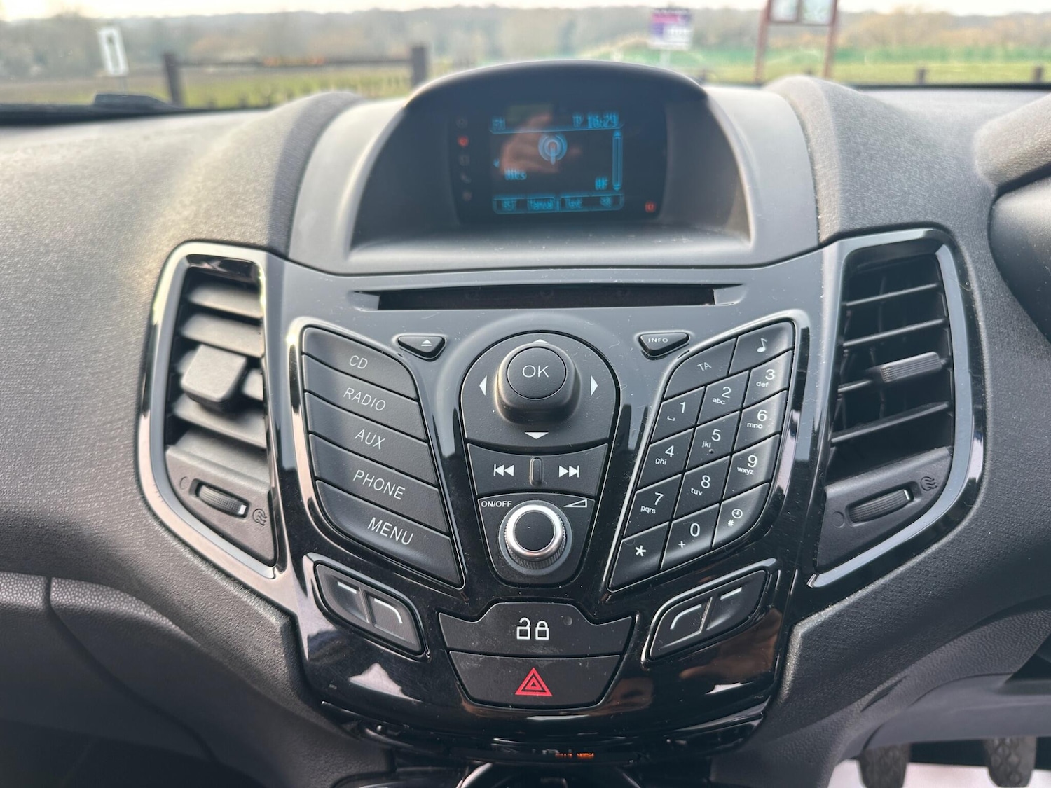 Used Ford Fiesta 2013 for sale - 77992986: Photo 51