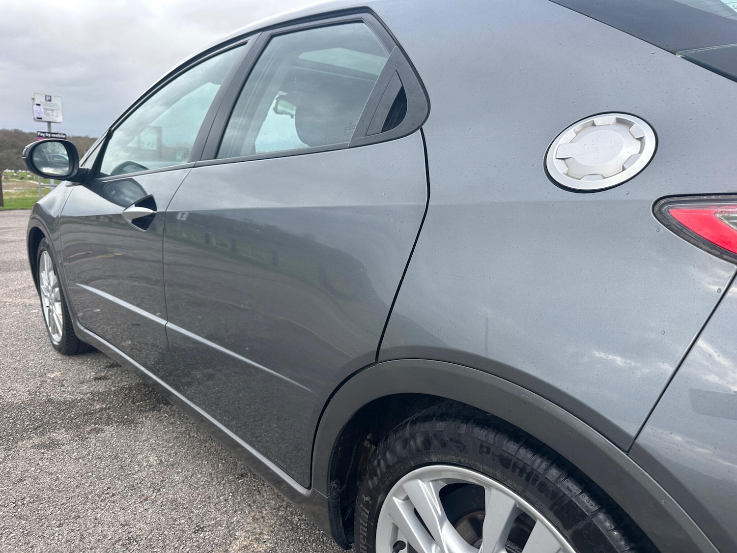 Used Honda Civic 2009 for sale - 77599022: Photo 28