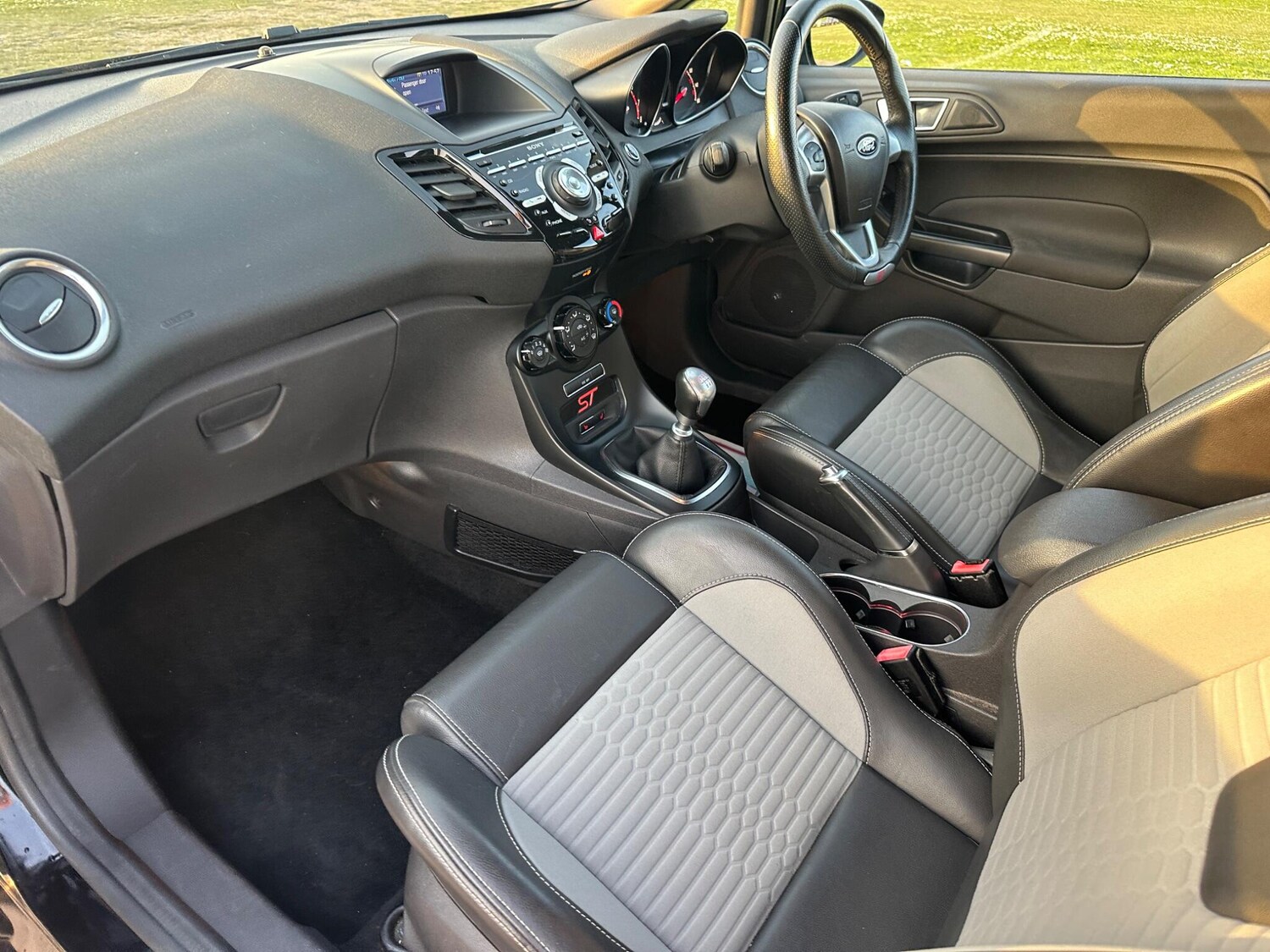 Used Ford Fiesta 2015 for sale - 78170944: Photo 41