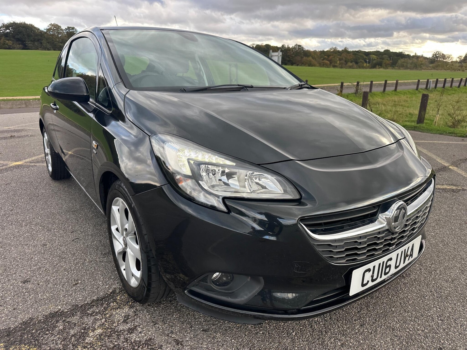 Used Vauxhall Corsa 2016 for sale - 76360401: Photo 2