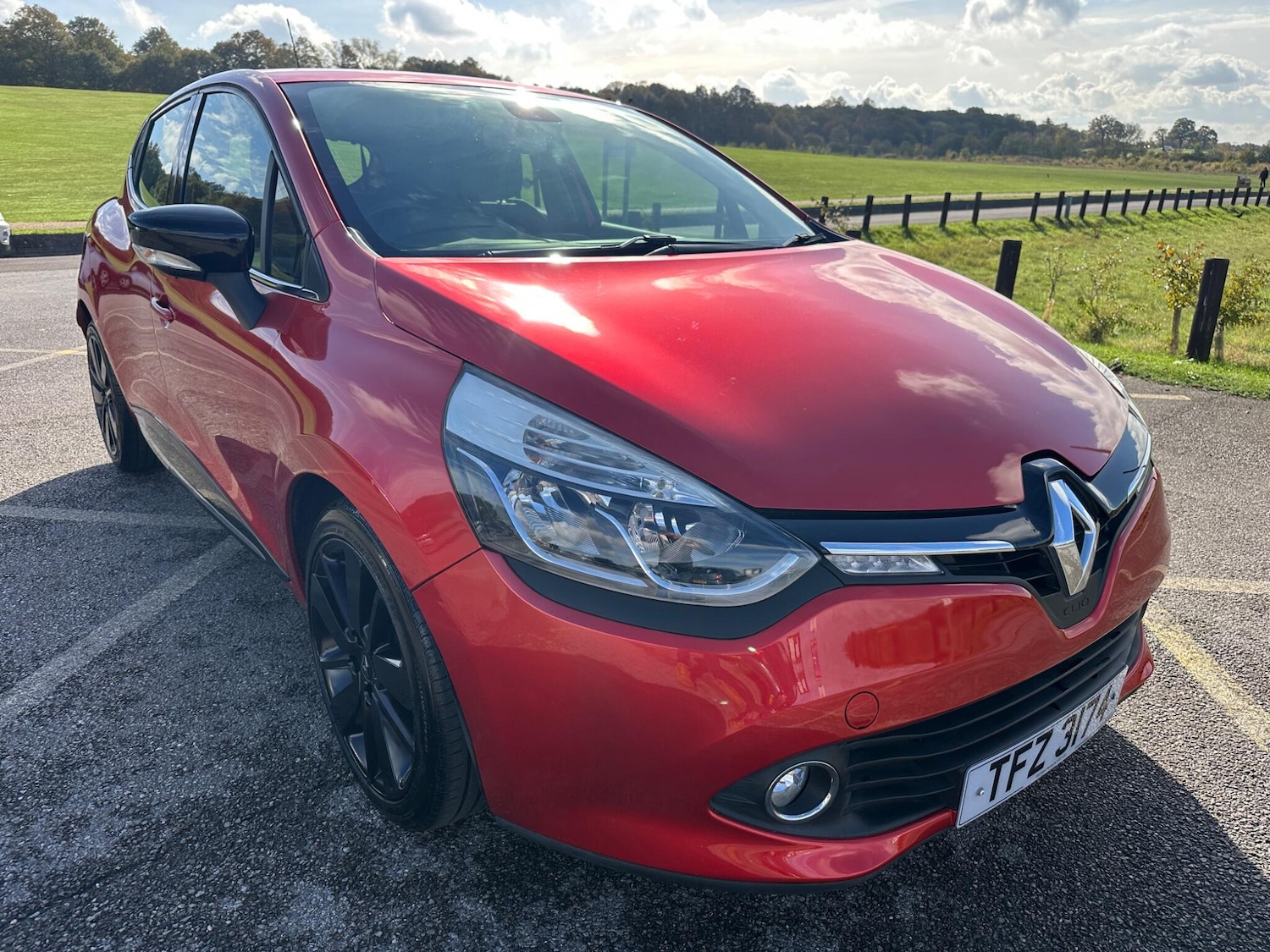 Used Renault Clio 2014 for sale - 76996550: Photo 2