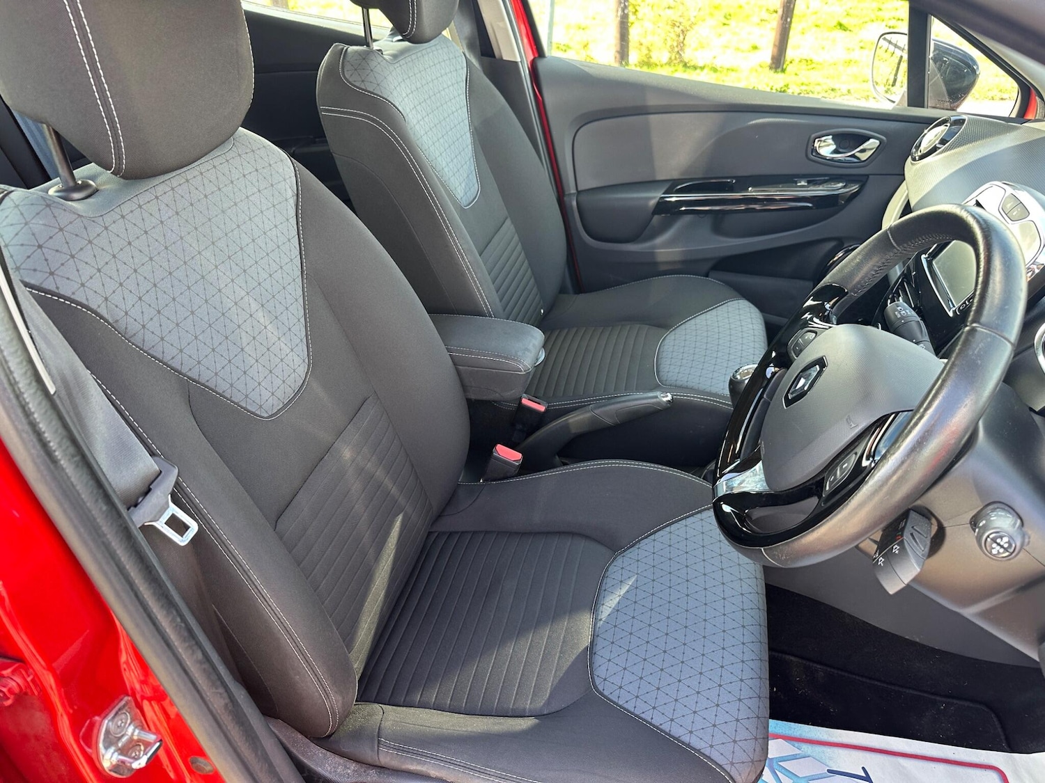 Used Renault Clio 2014 for sale - 76996550: Photo 40