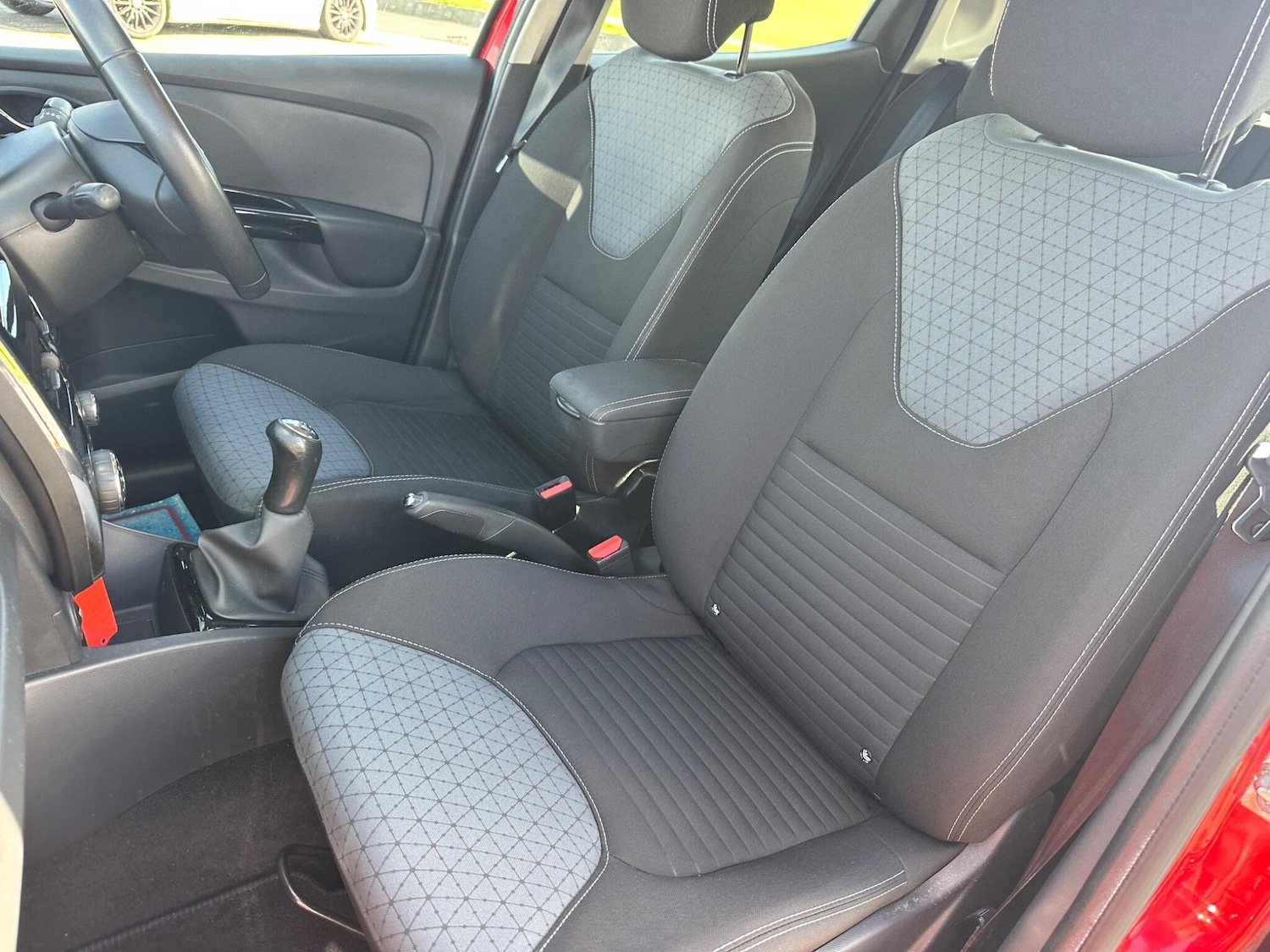 Used Renault Clio 2014 for sale - 76996550: Photo 48