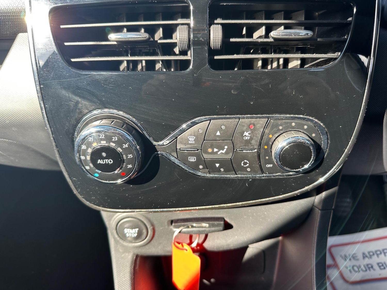 Used Renault Clio 2014 for sale - 76996550: Photo 53