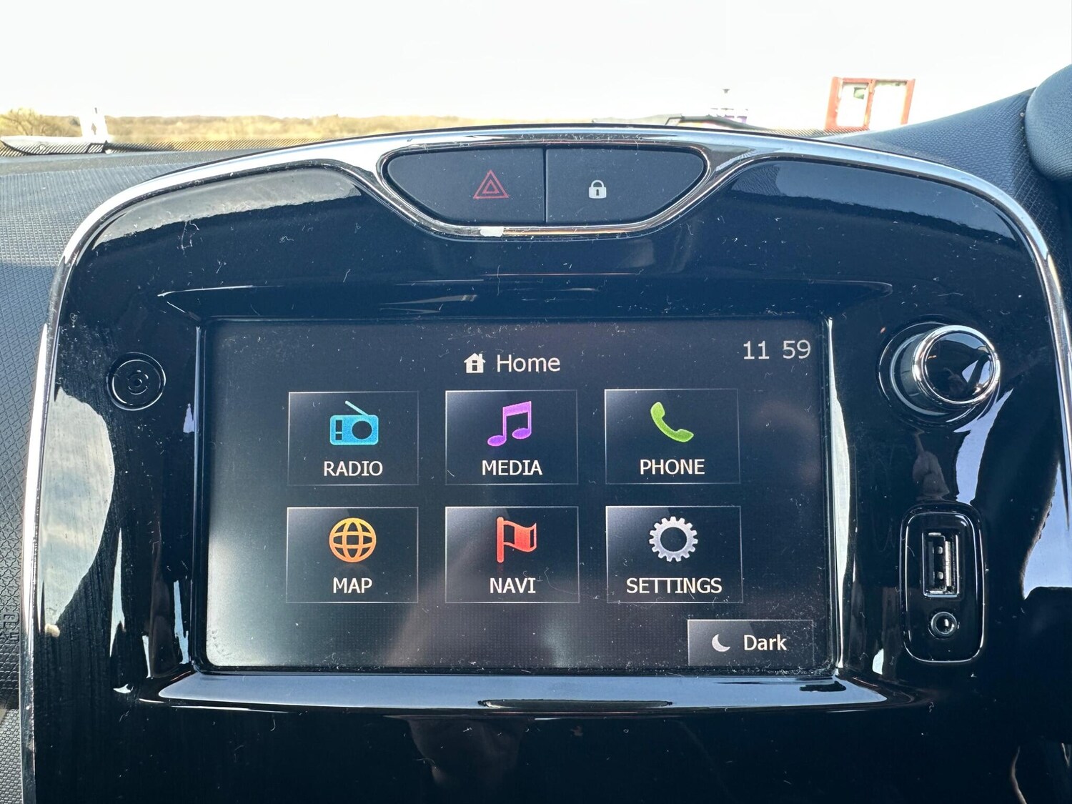 Used Renault Clio 2014 for sale - 77977977: Photo 50