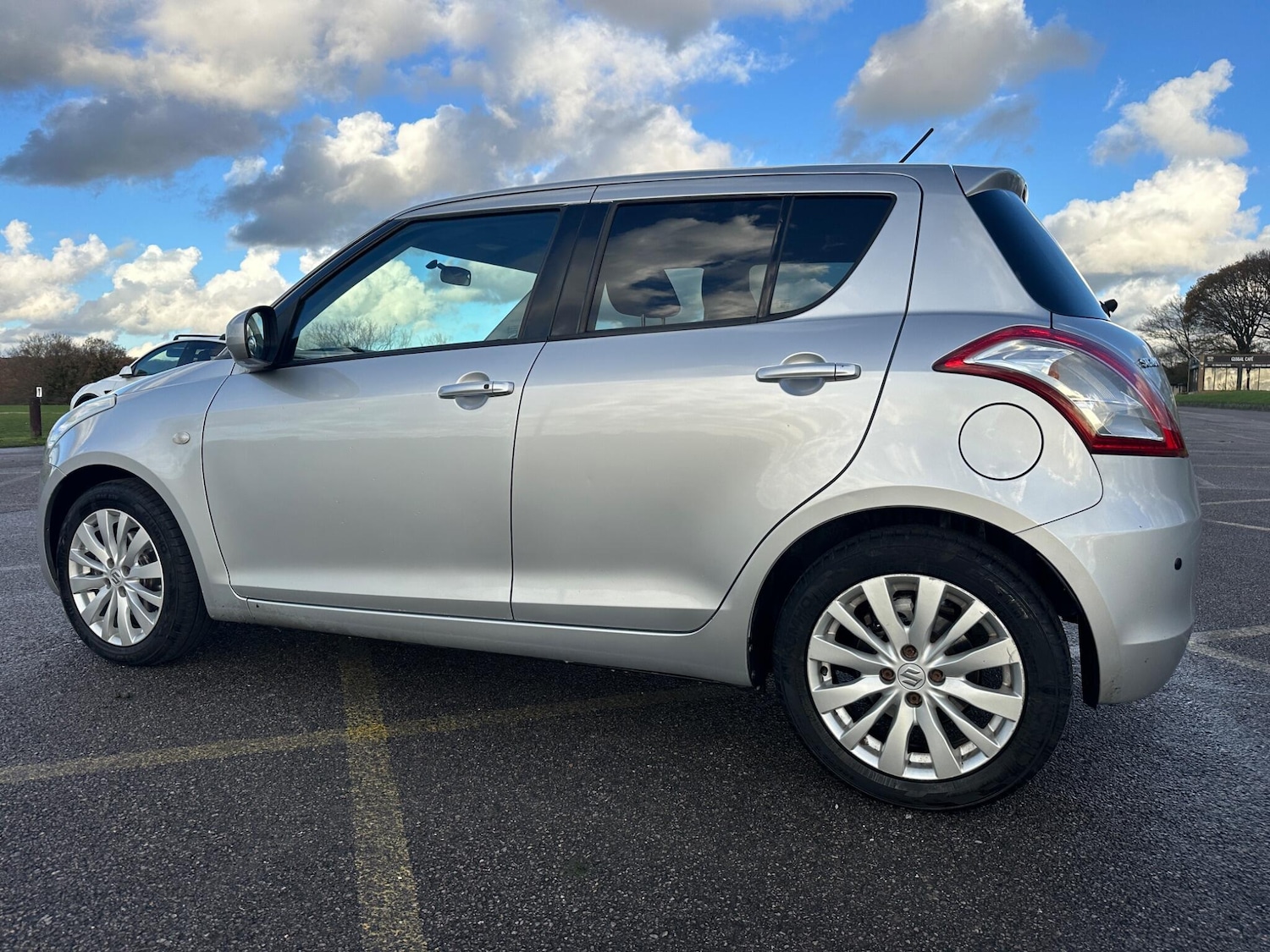 Used Suzuki Swift 2011 for sale - 76801135: Photo 10