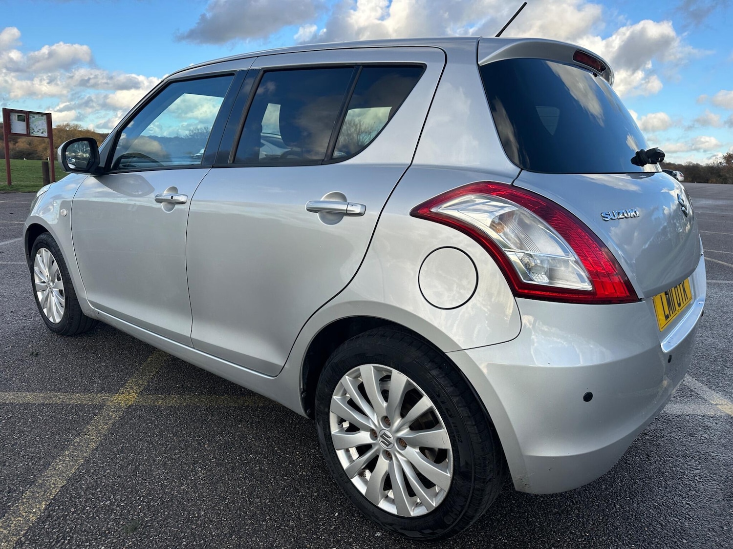 Used Suzuki Swift 2011 for sale - 76801135: Photo 11