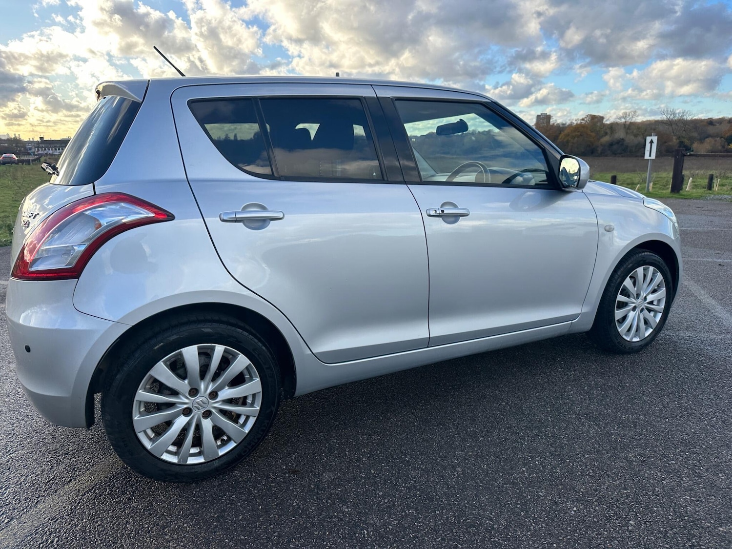 Used Suzuki Swift 2011 for sale - 76801135: Photo 18