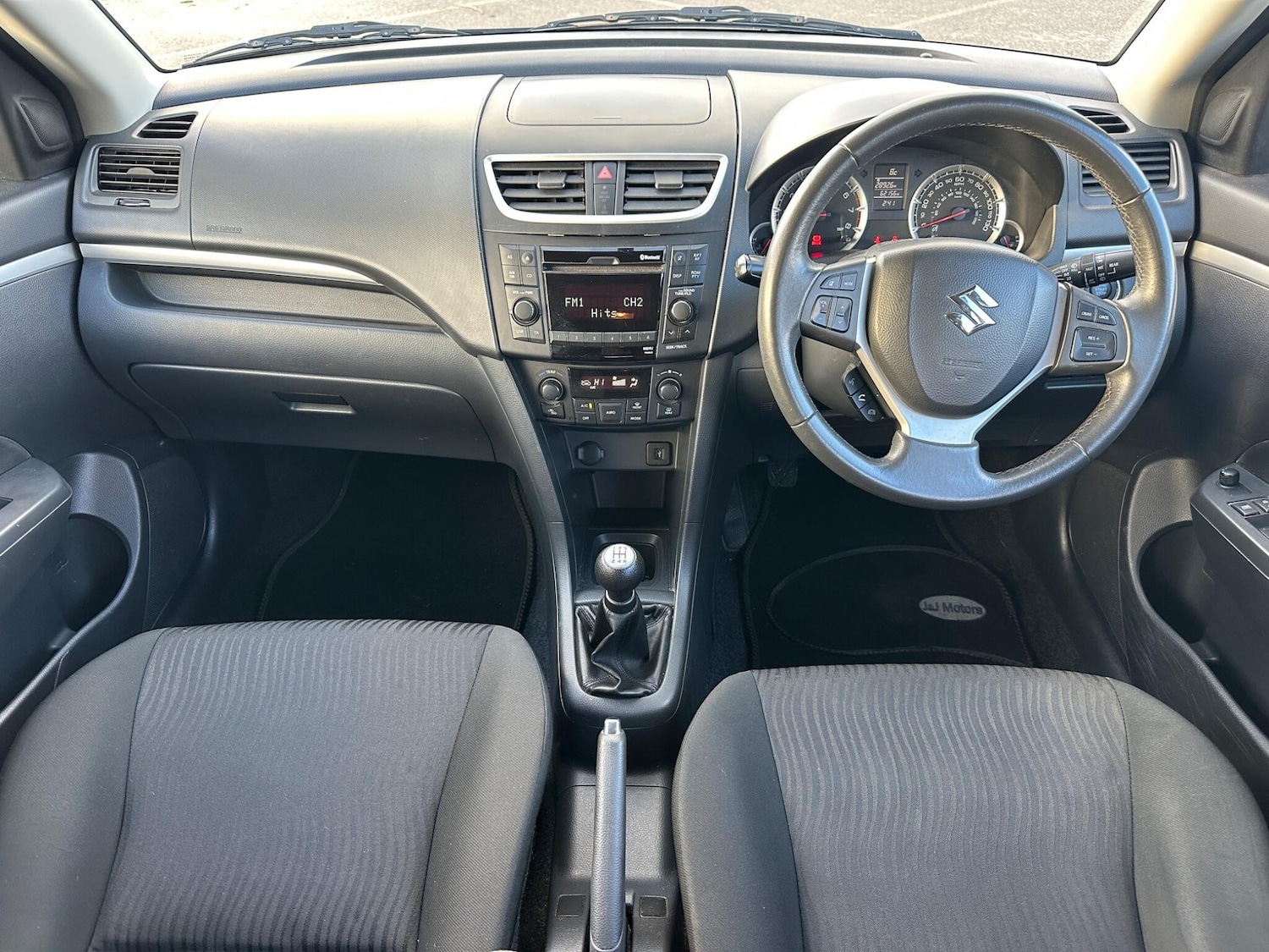 Used Suzuki Swift 2011 for sale - 76801135: Photo 37