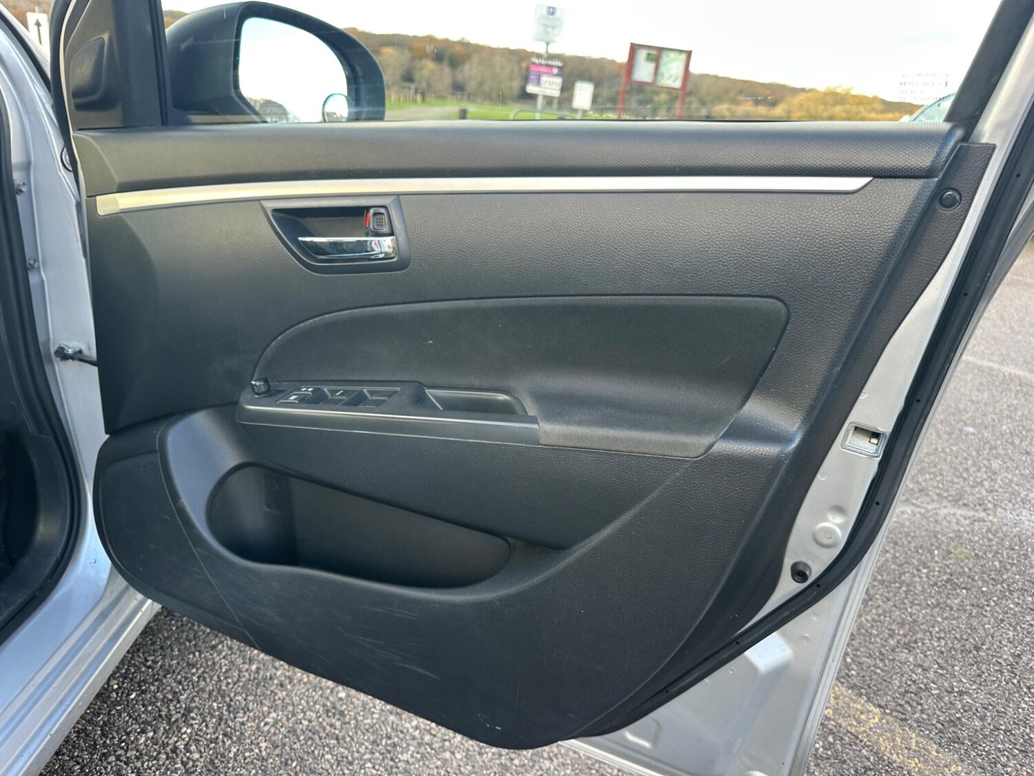 Used Suzuki Swift 2011 for sale - 76801135: Photo 40