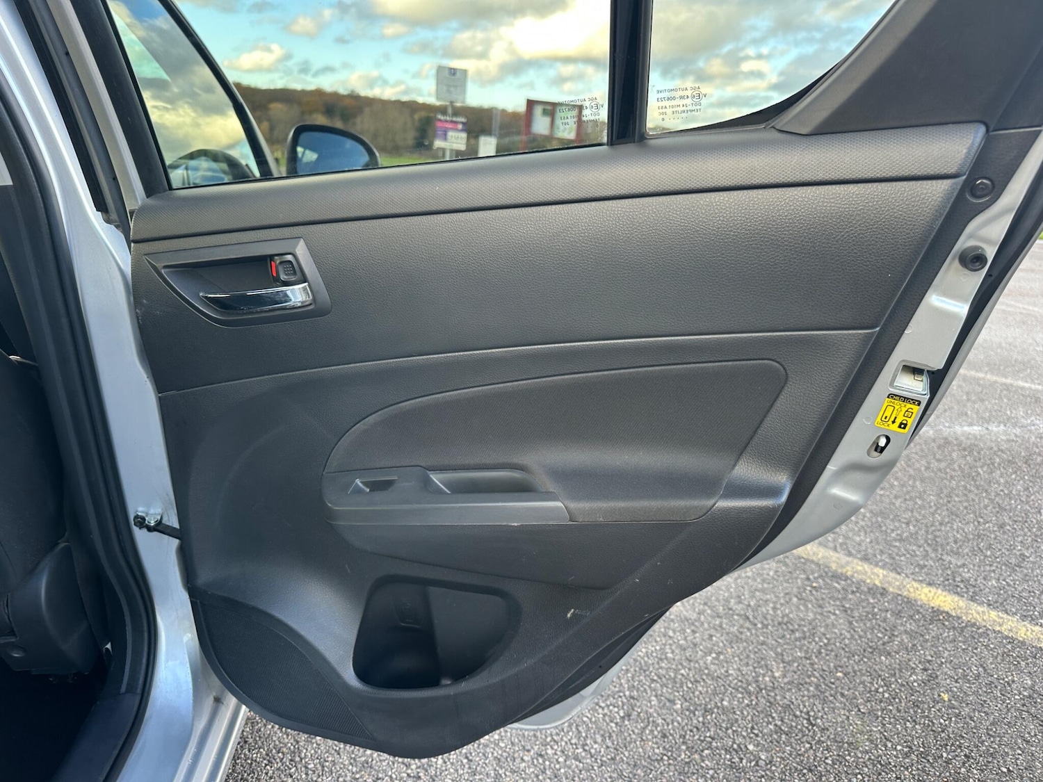 Used Suzuki Swift 2011 for sale - 76801135: Photo 42