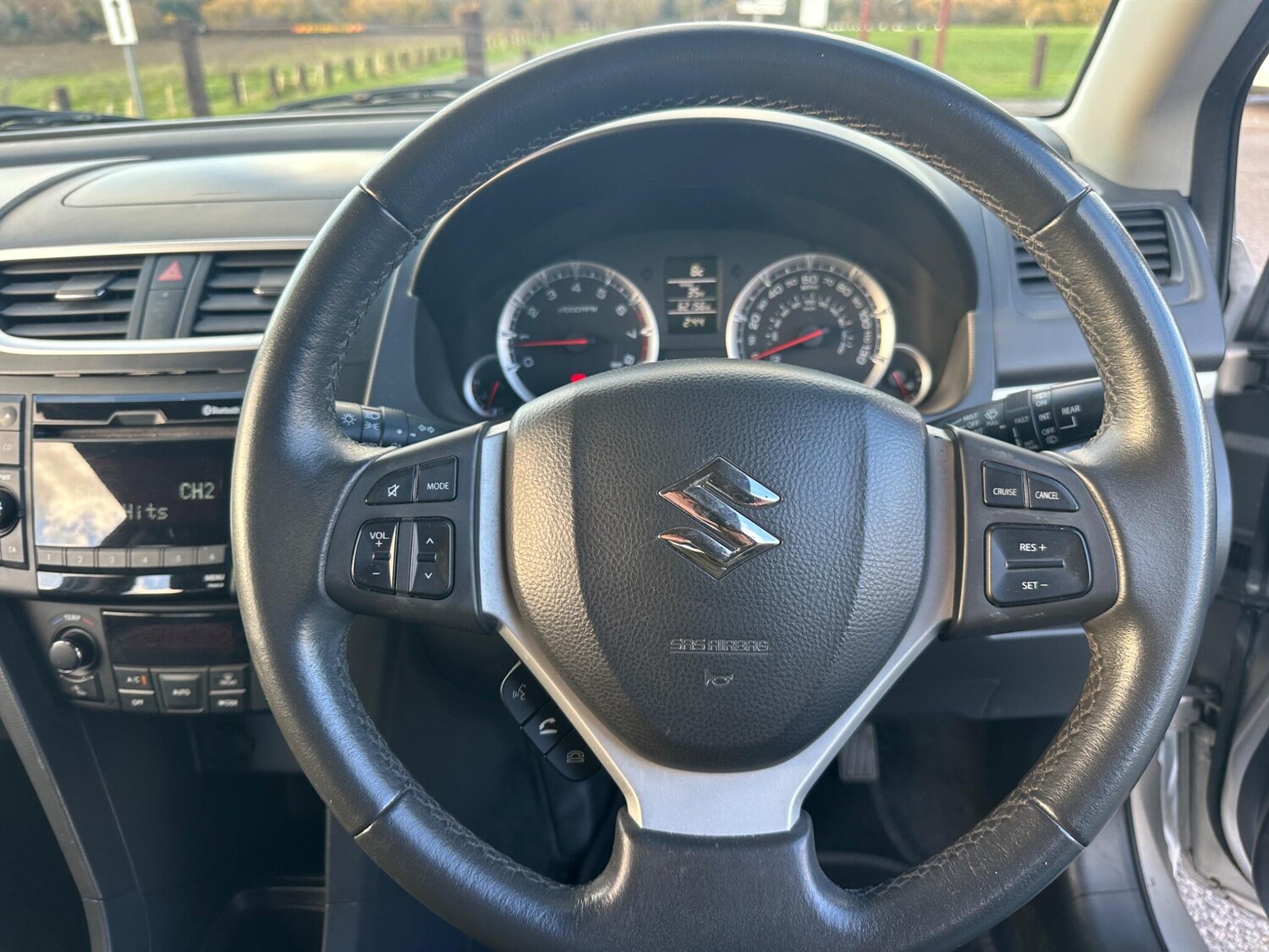 Used Suzuki Swift 2011 for sale - 76801135: Photo 49