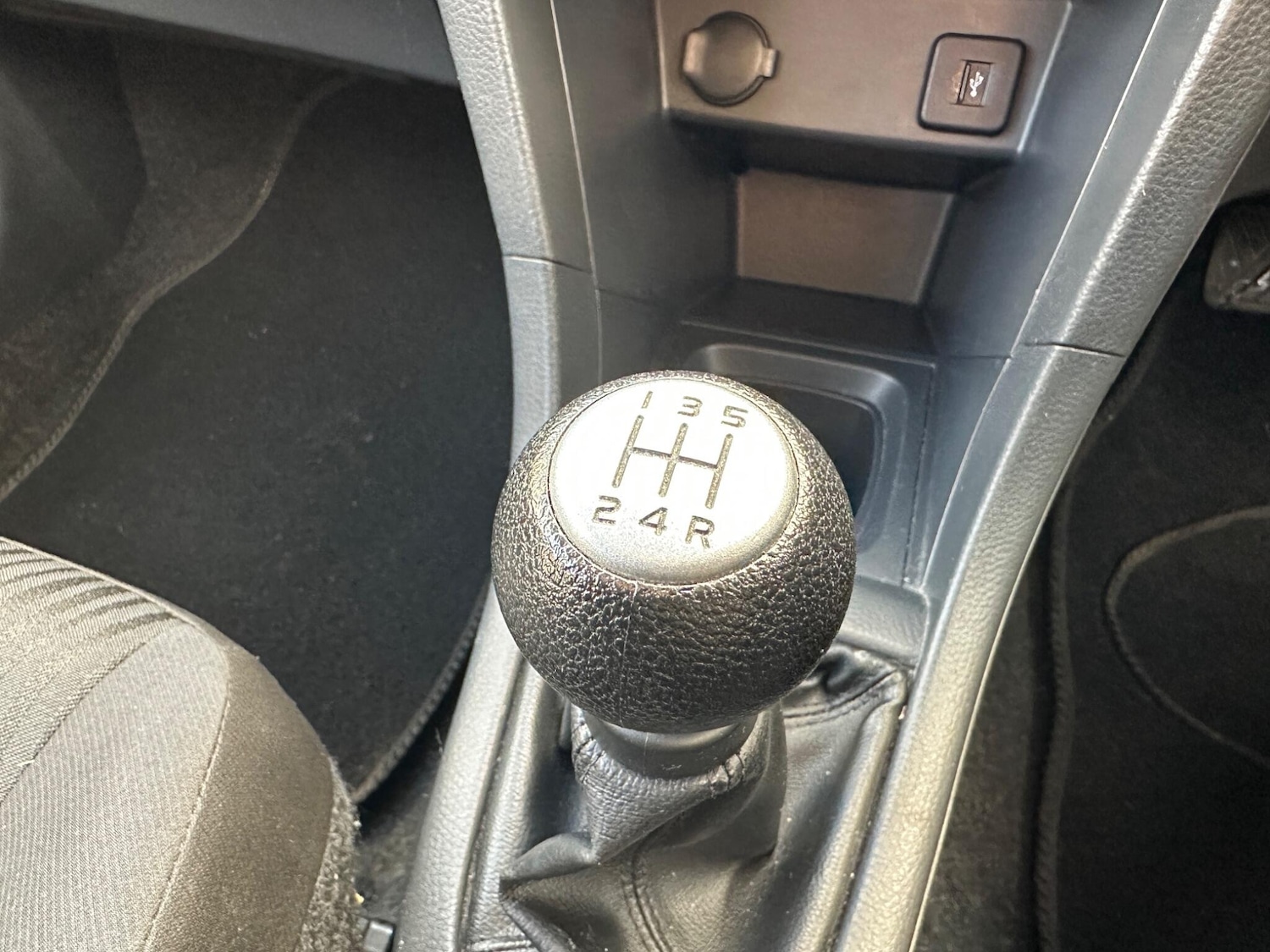 Used Suzuki Swift 2011 for sale - 76801135: Photo 57