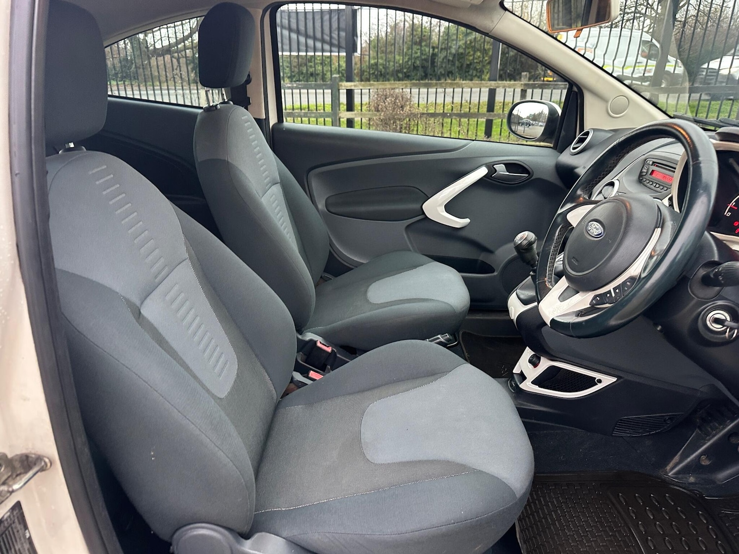 Used Ford Ka 2011 for sale - 76952284: Photo 24