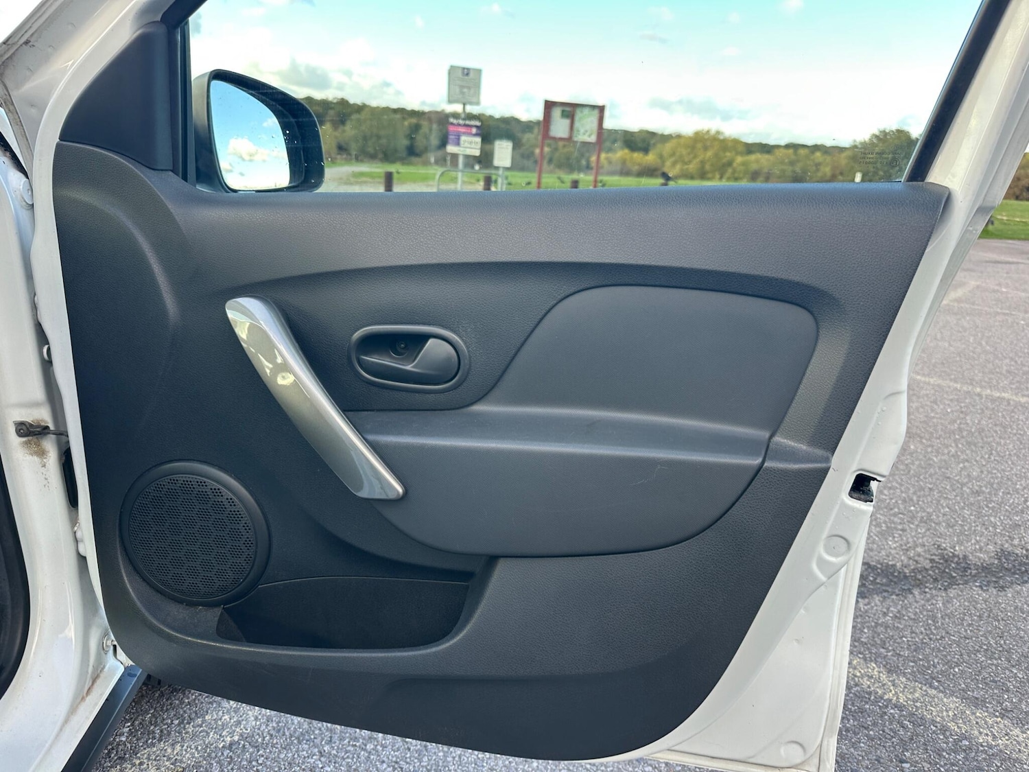 Used Dacia Sandero Stepway 2015 for sale - 76371058: Photo 37