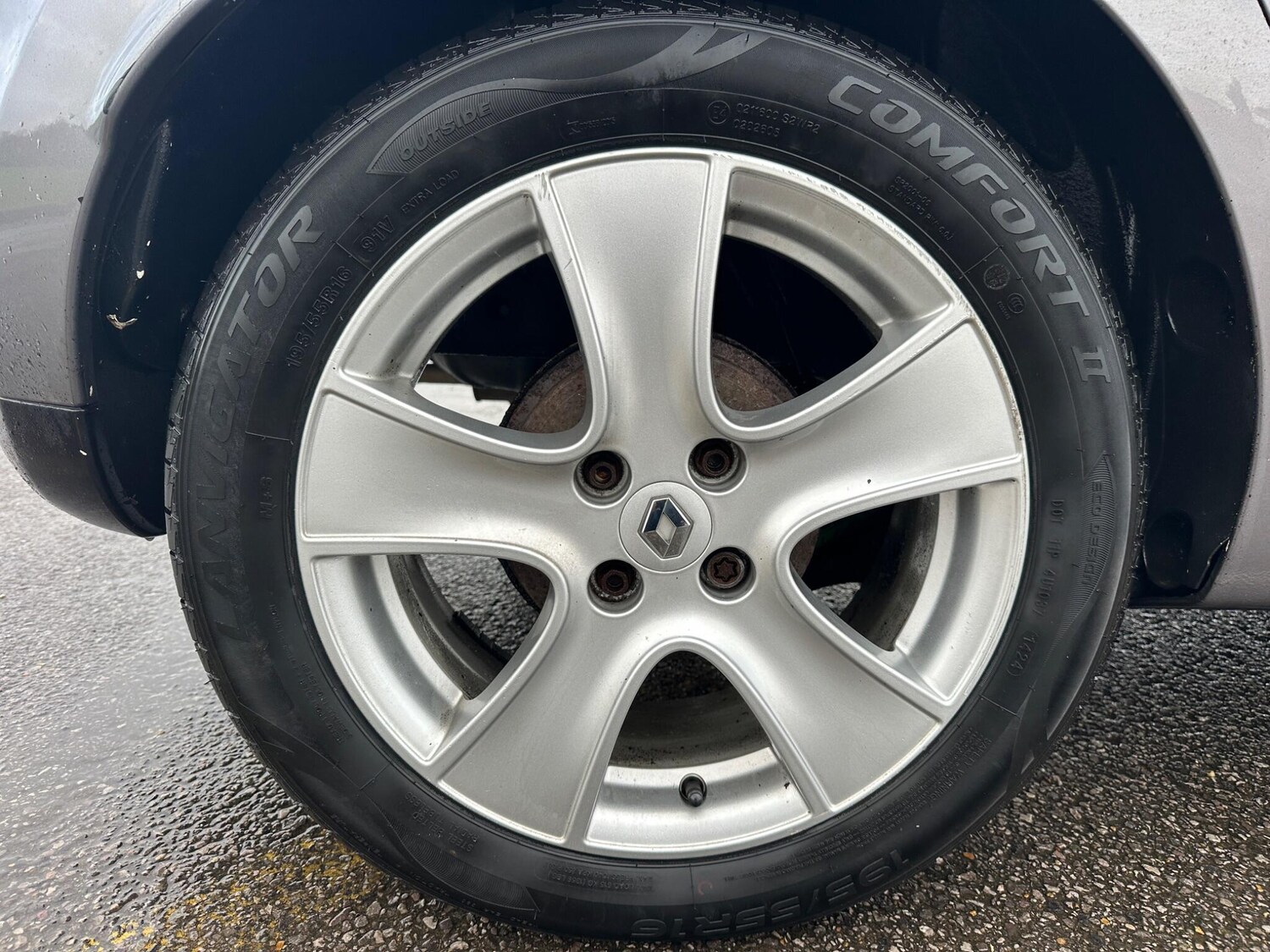 Used Renault Clio 2013 for sale - 77479552: Photo 31