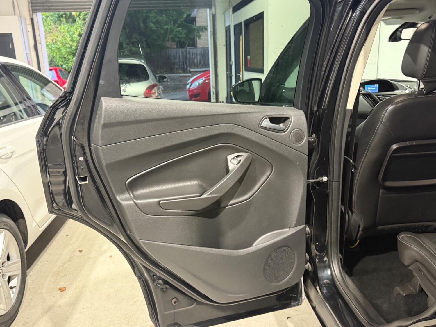 Used Ford Kuga 2014 for sale - 76228064: Photo 32