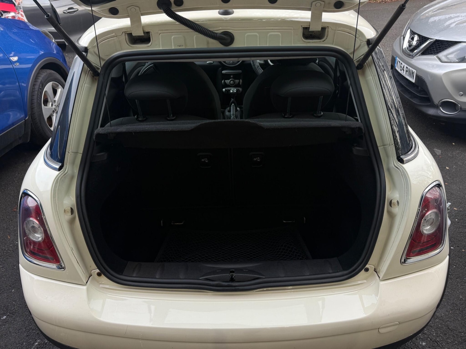 Used MINI Hatch 2010 for sale - 76997158: Photo 23