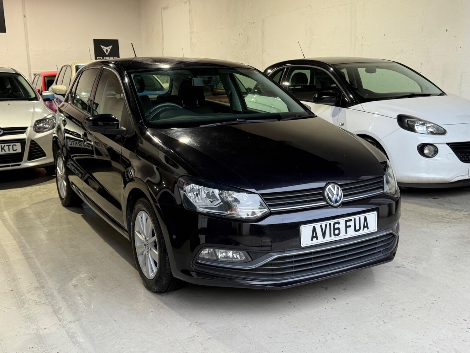 Used Volkswagen Polo 2016 for sale - 76913146: Photo 1