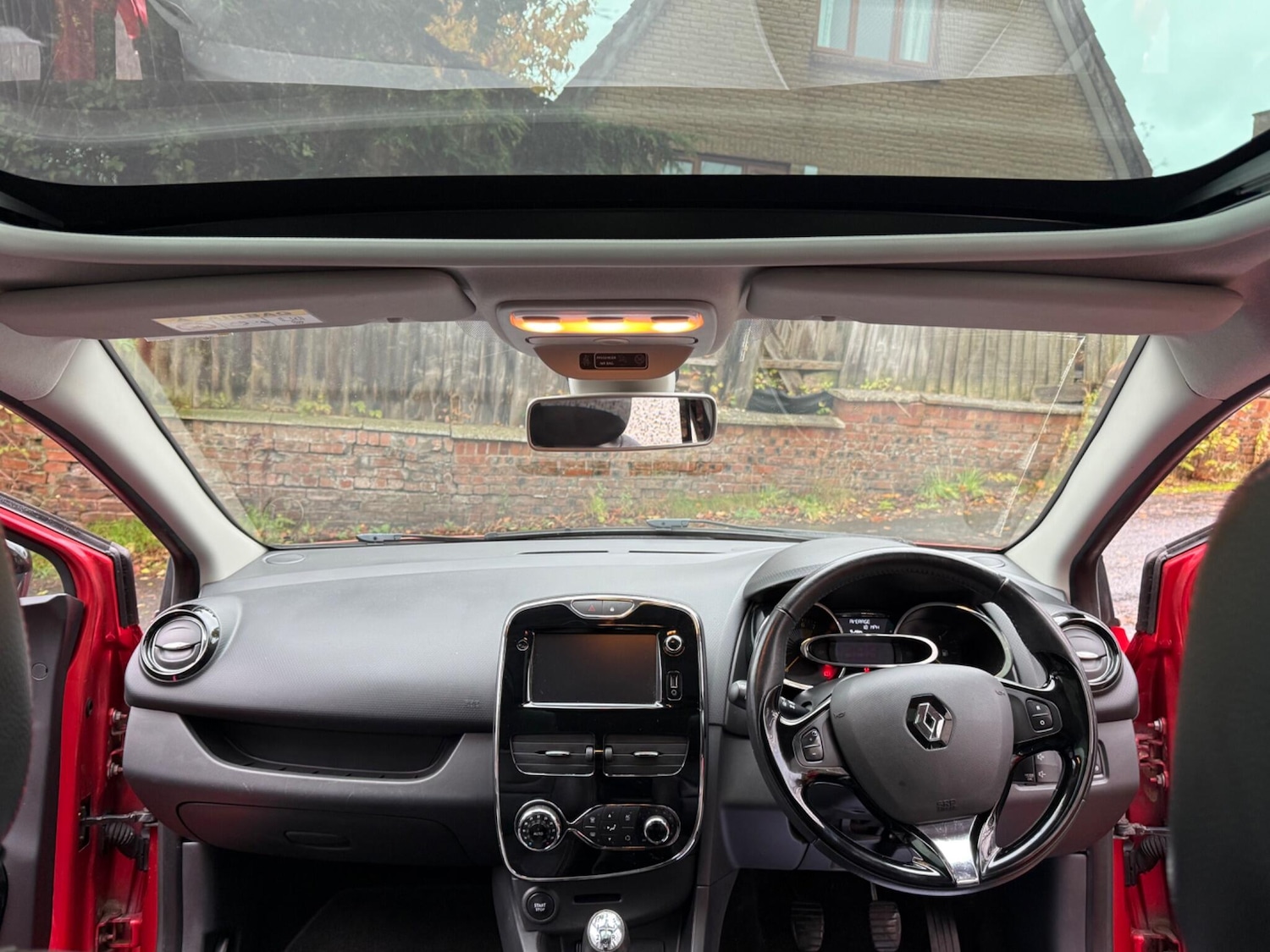 Used Renault Clio 2013 for sale - 76457545: Photo 23