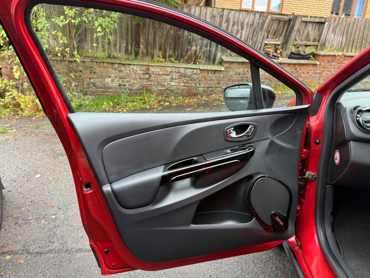 Used Renault Clio 2013 for sale - 76457545: Photo 28