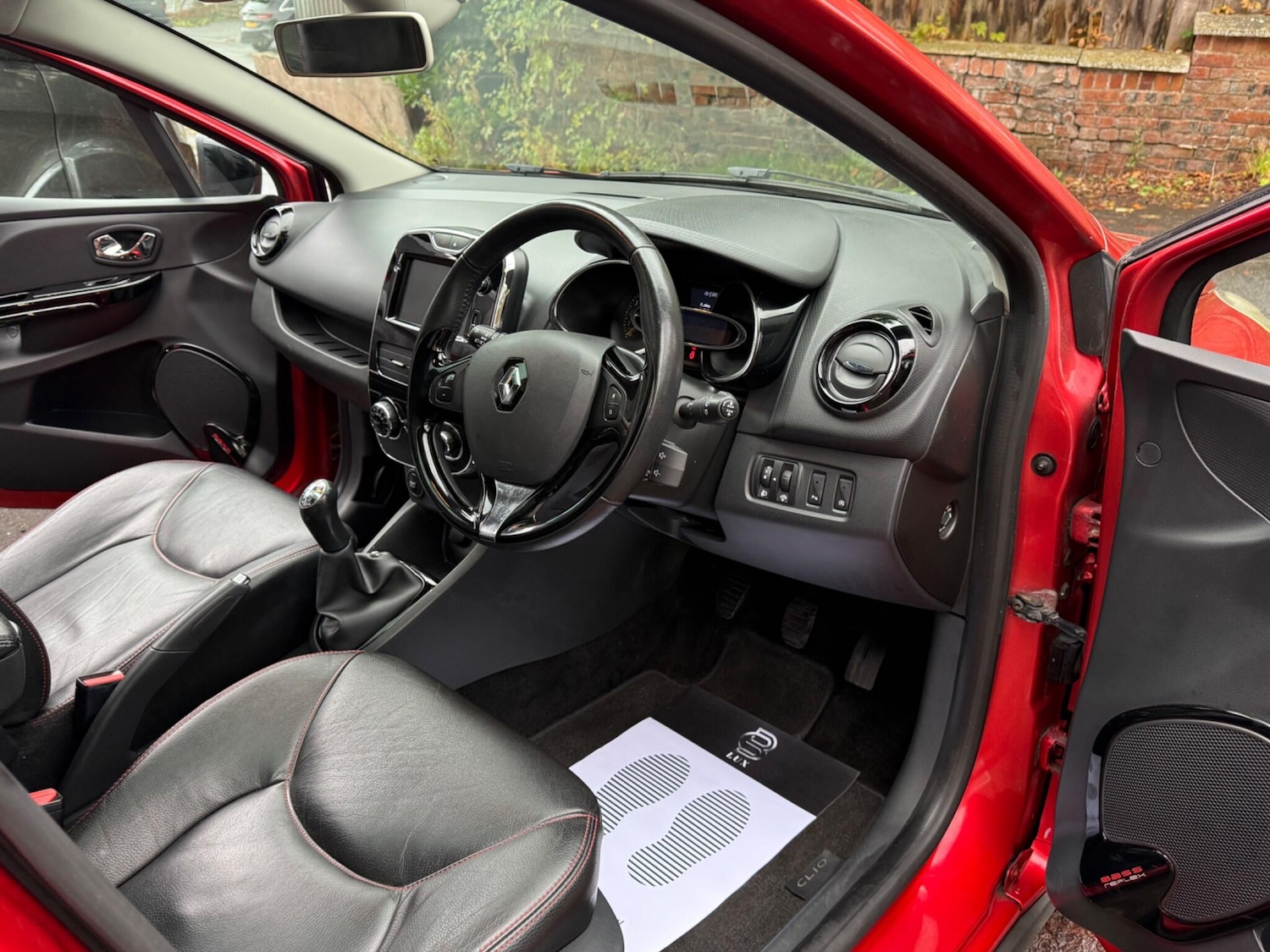 Used Renault Clio 2013 for sale - 76457545: Photo 34