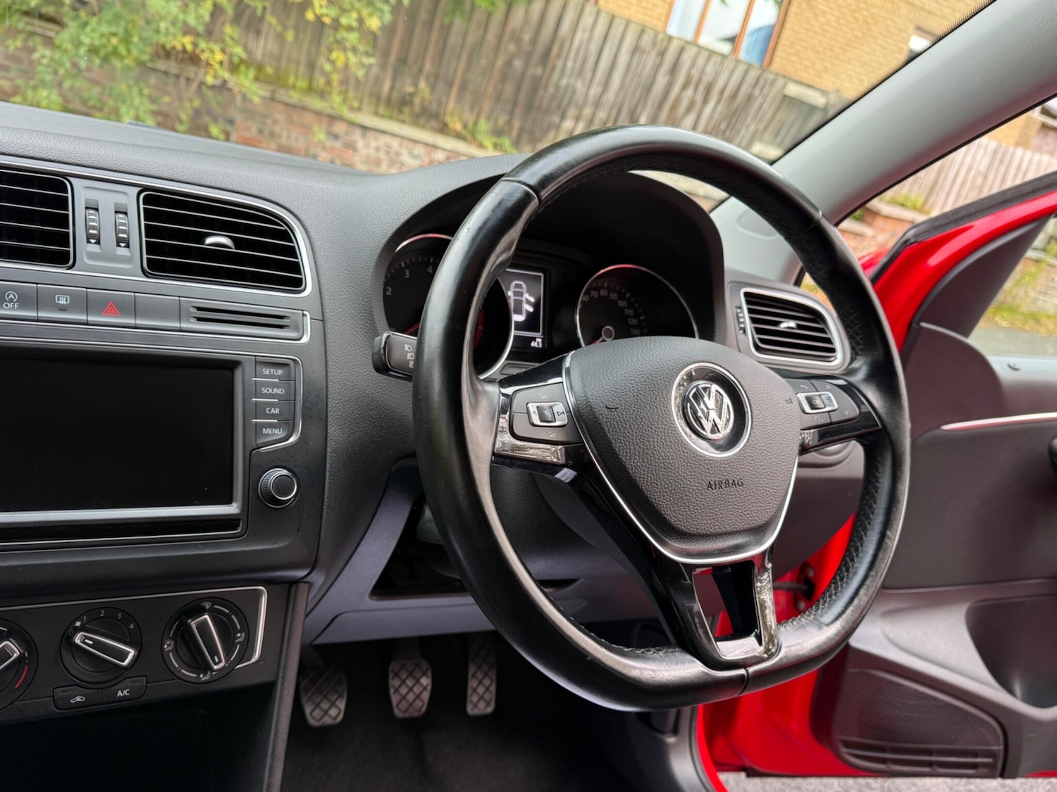 Used Volkswagen Polo 2015 for sale - 76239288: Photo 17