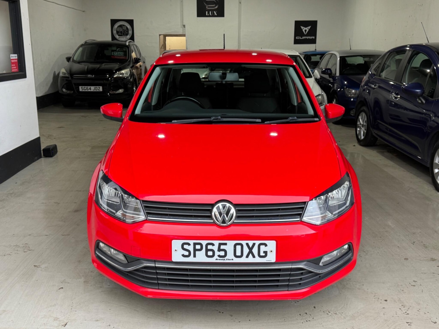Used Volkswagen Polo 2015 for sale - 76239288: Photo 2