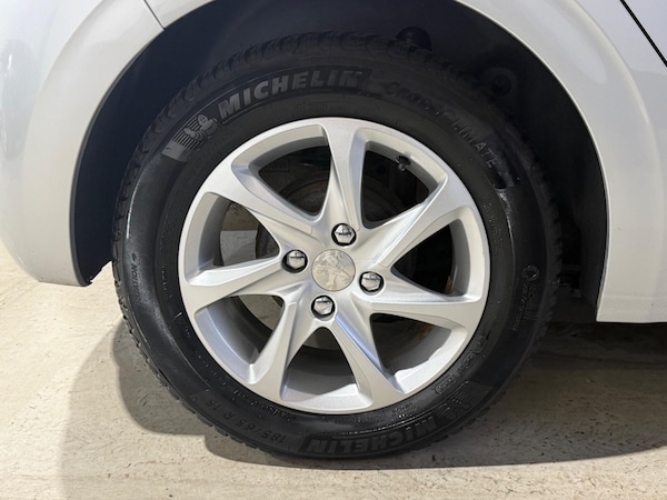 Used Peugeot 208 2014 for sale - 76226548: Photo 13