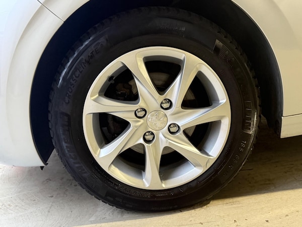 Used Peugeot 208 2014 for sale - 76226548: Photo 15