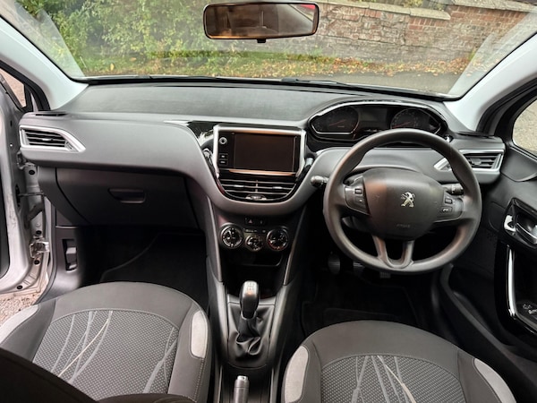 Used Peugeot 208 2014 for sale - 76226548: Photo 16