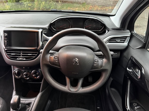 Used Peugeot 208 2014 for sale - 76226548: Photo 18