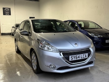 Peugeot - 208