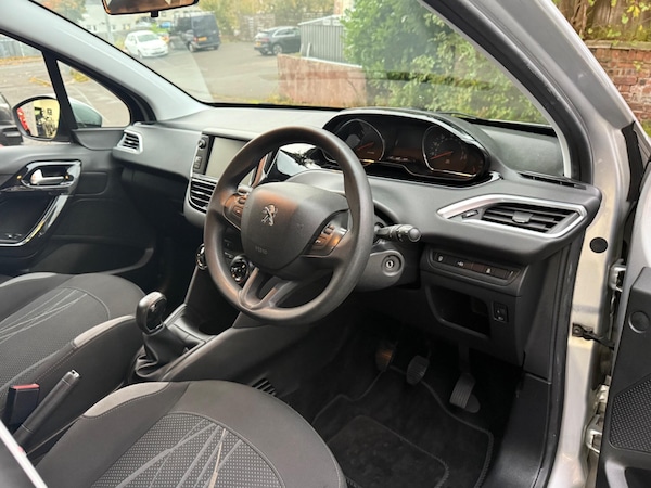Used Peugeot 208 2014 for sale - 76226548: Photo 23