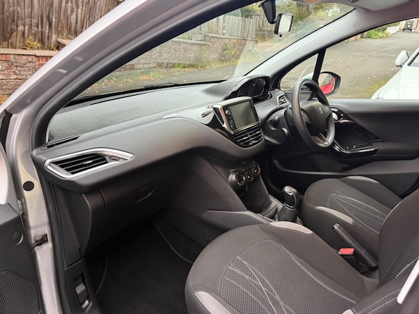 Used Peugeot 208 2014 for sale - 76226548: Photo 29