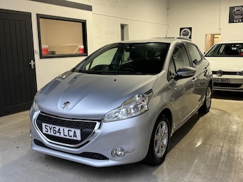 Used Peugeot 208 2014 for sale - 76226548: Photo 2