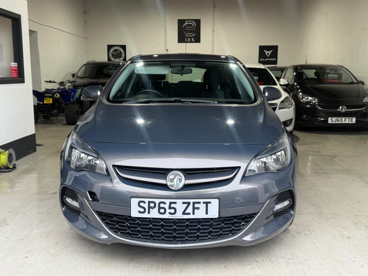 Used Vauxhall Astra 2015 for sale - 76371031: Photo 2