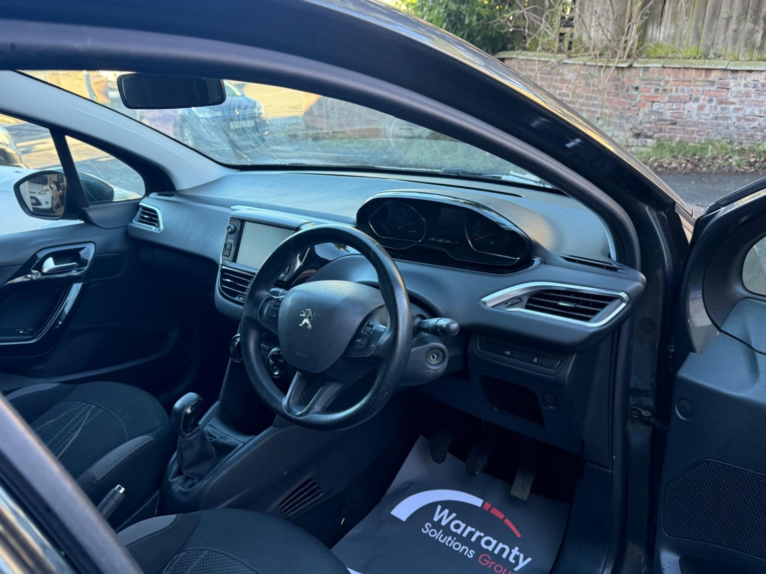 Used Peugeot 208 2013 for sale - 77550611: Photo 12