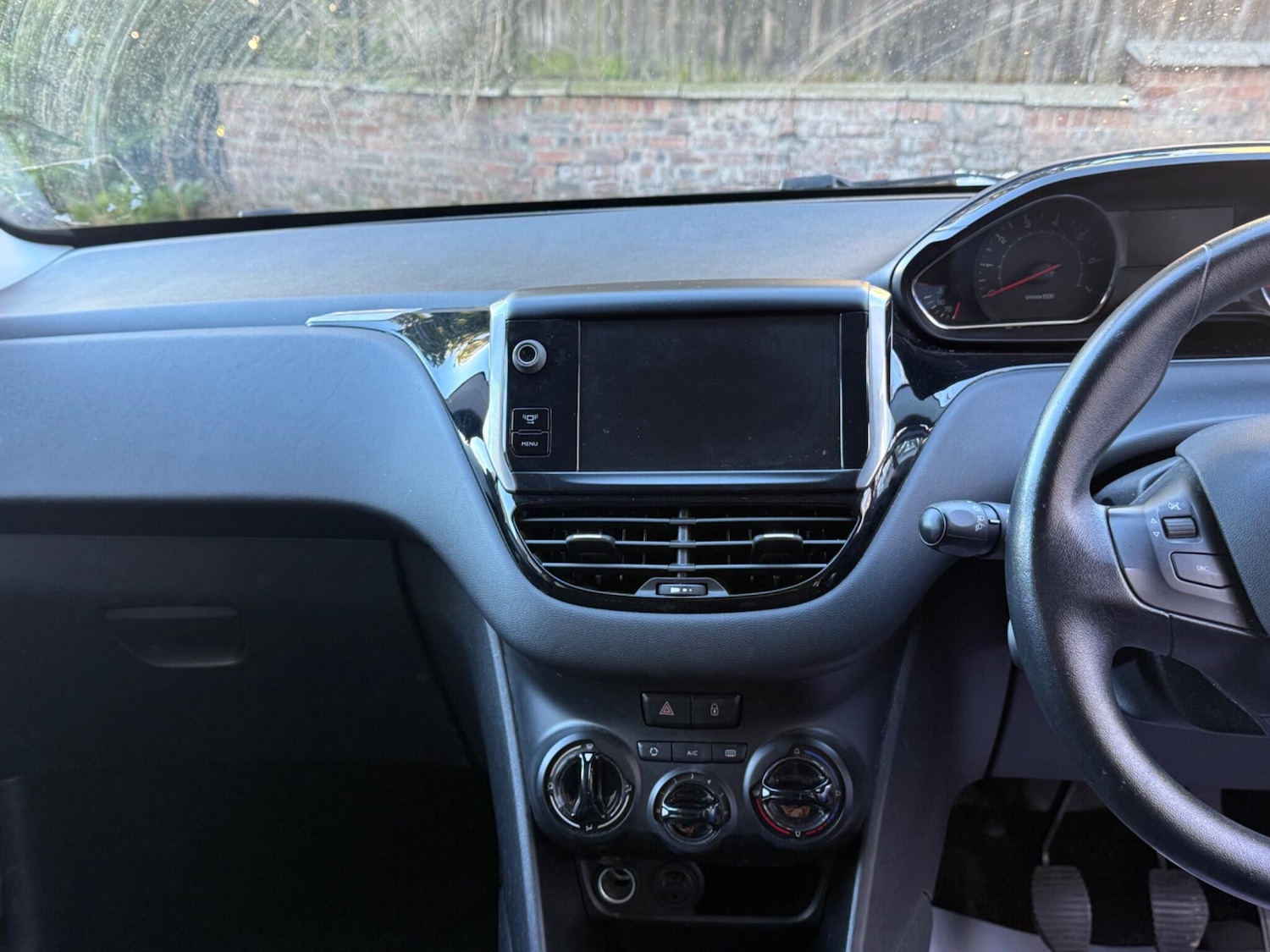 Used Peugeot 208 2013 for sale - 77550611: Photo 15