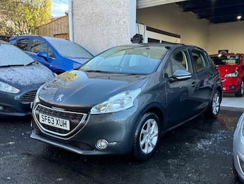 Used Peugeot 208 2013 for sale - 77550611: Photo