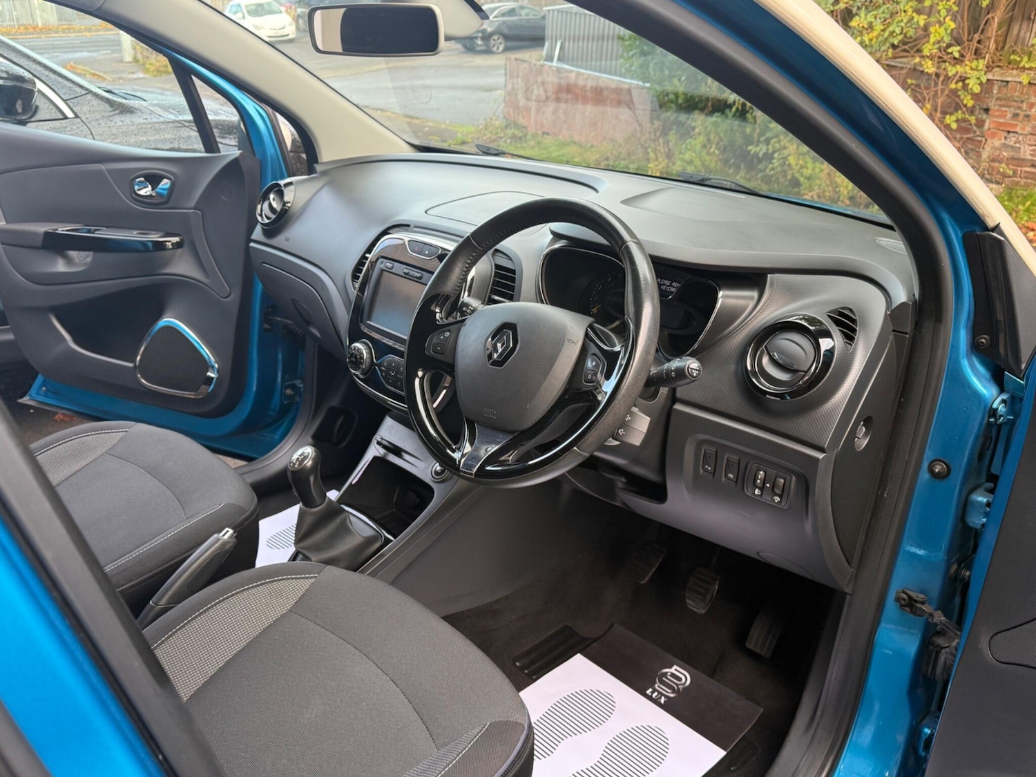 Used Renault Captur 2015 for sale - 76360731: Photo 18