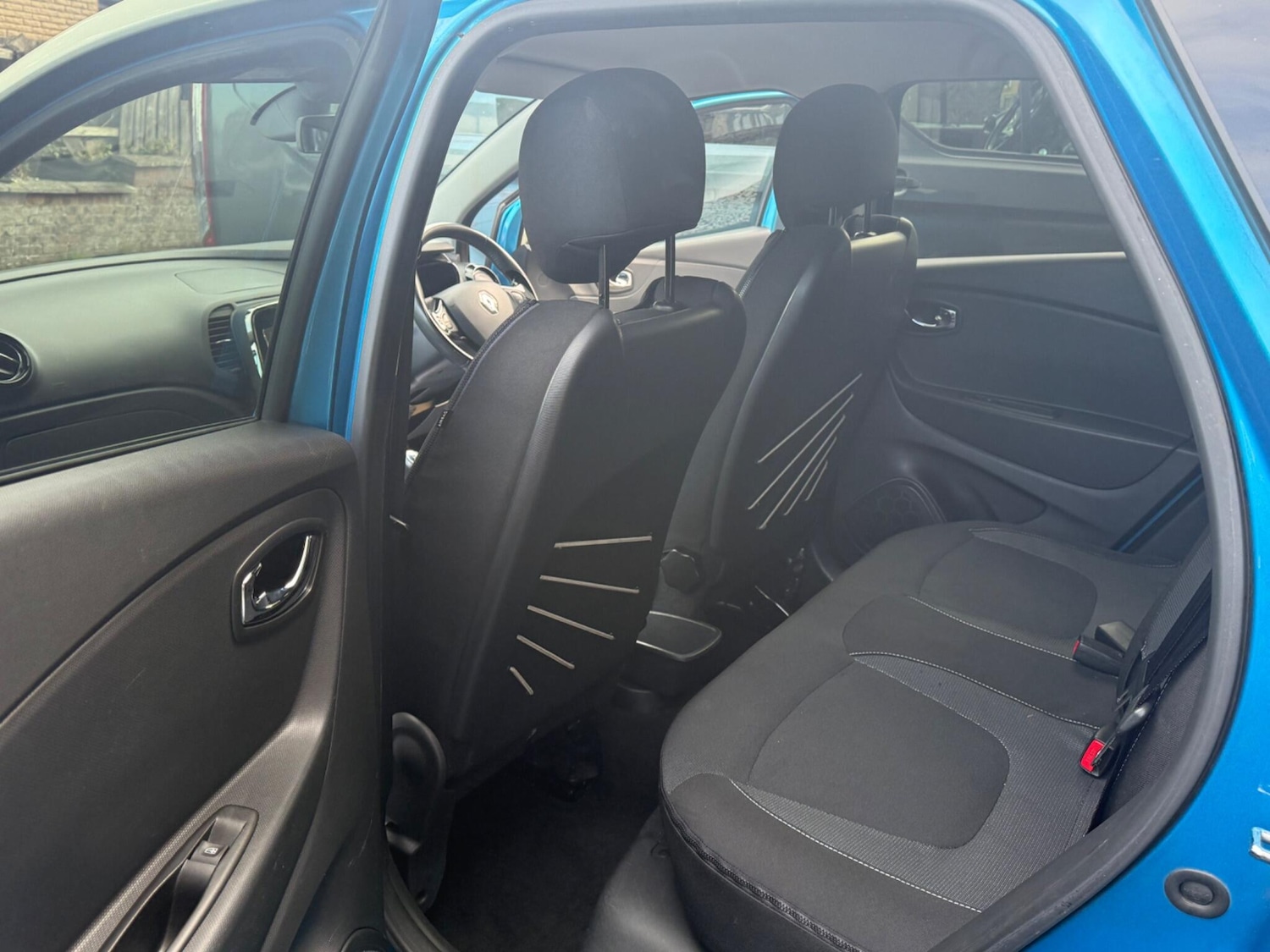 Used Renault Captur 2015 for sale - 76360731: Photo 25