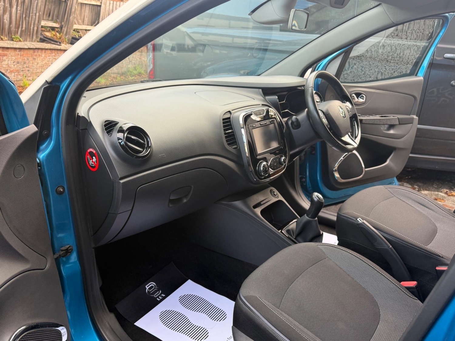 Used Renault Captur 2015 for sale - 76360731: Photo 27