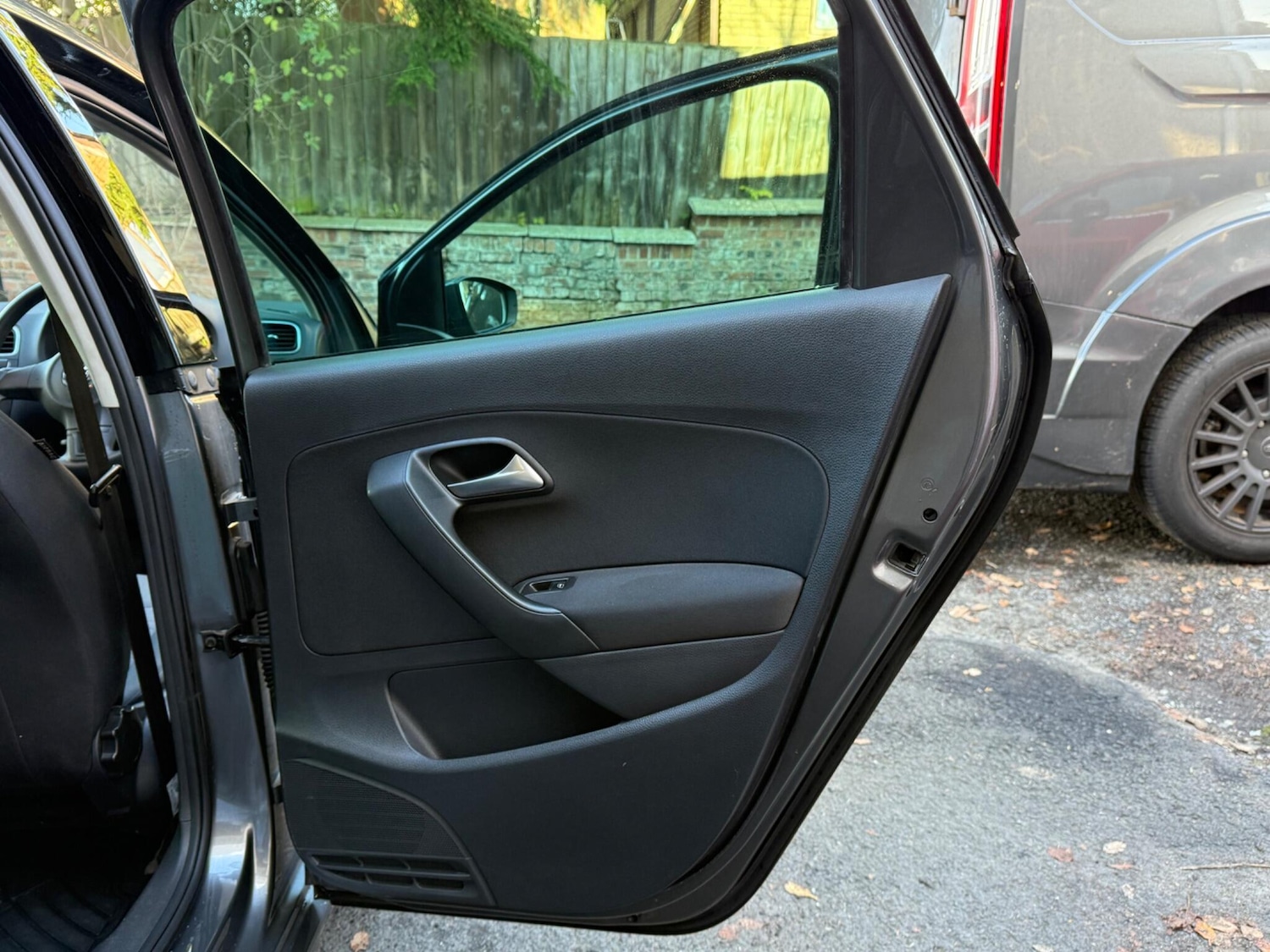 Used Volkswagen Polo 2011 for sale - 76633880: Photo 20