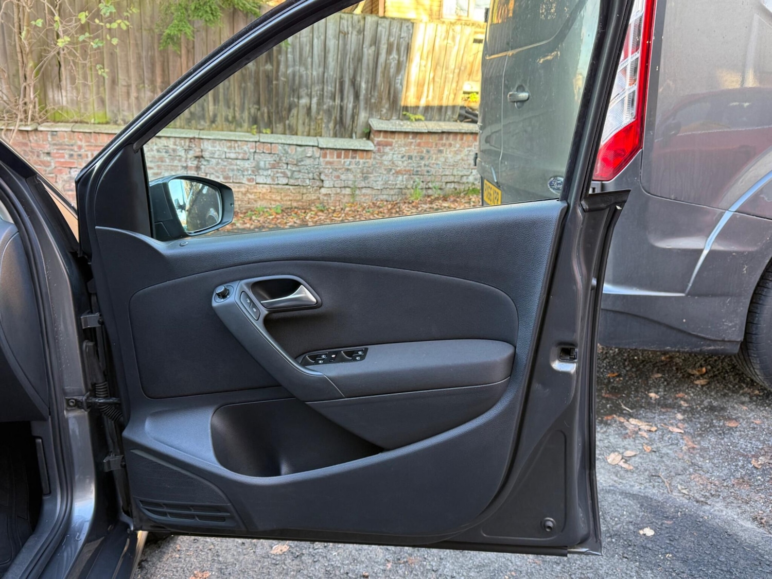 Used Volkswagen Polo 2011 for sale - 76633880: Photo 23