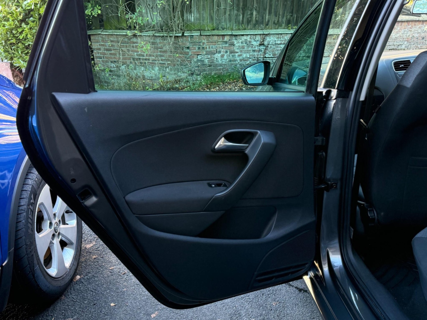 Used Volkswagen Polo 2011 for sale - 76633880: Photo 28