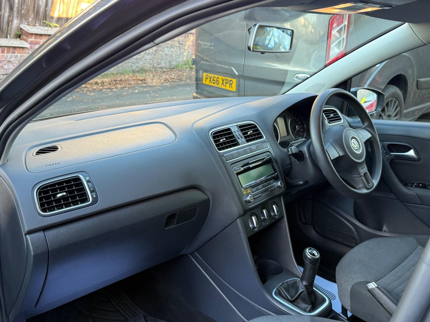 Used Volkswagen Polo 2011 for sale - 76633880: Photo 30