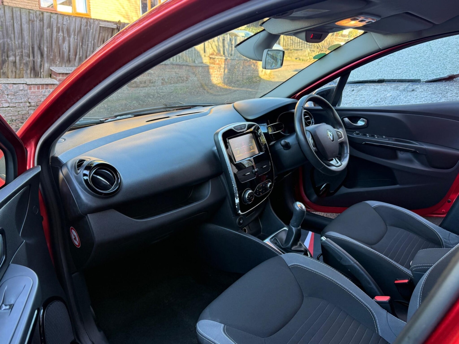 Used Renault Clio 2016 for sale - 77549723: Photo 15