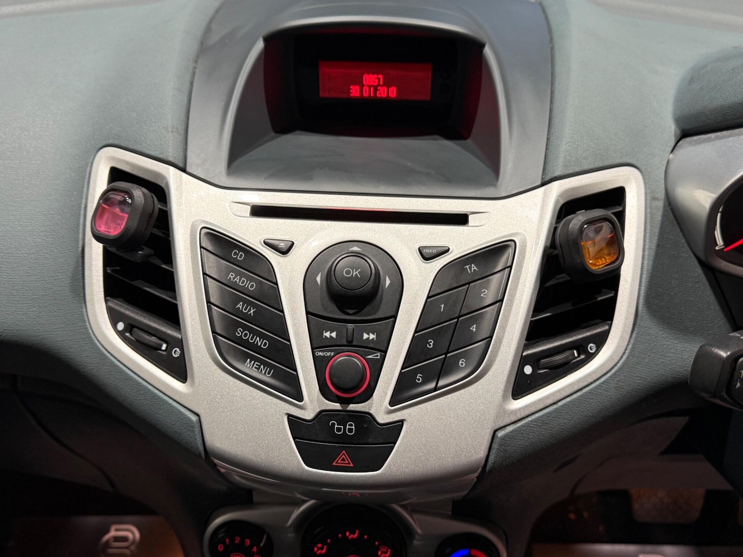 Used Ford Fiesta 2010 for sale - 76440382: Photo 23