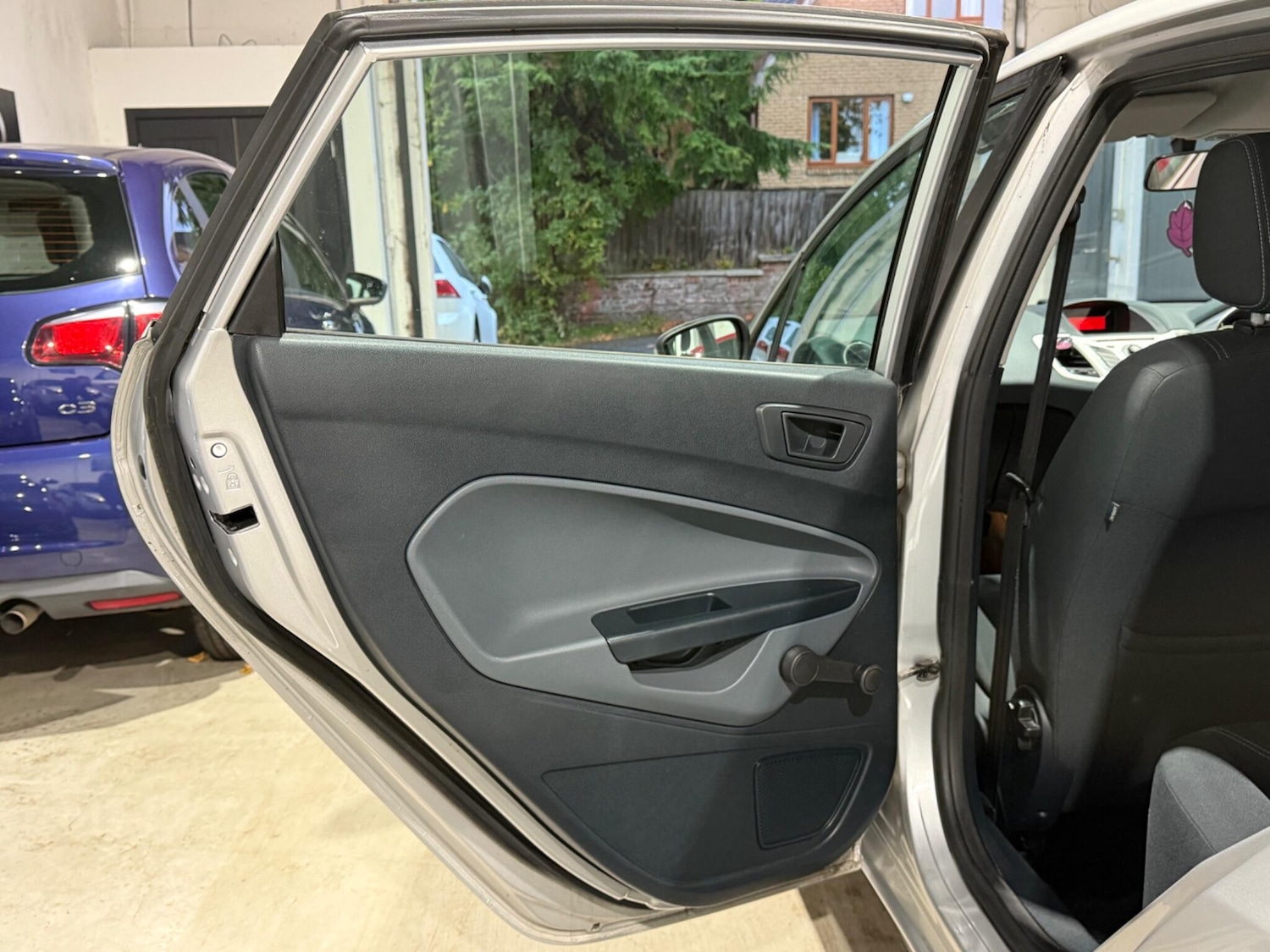 Used Ford Fiesta 2010 for sale - 76440382: Photo 28